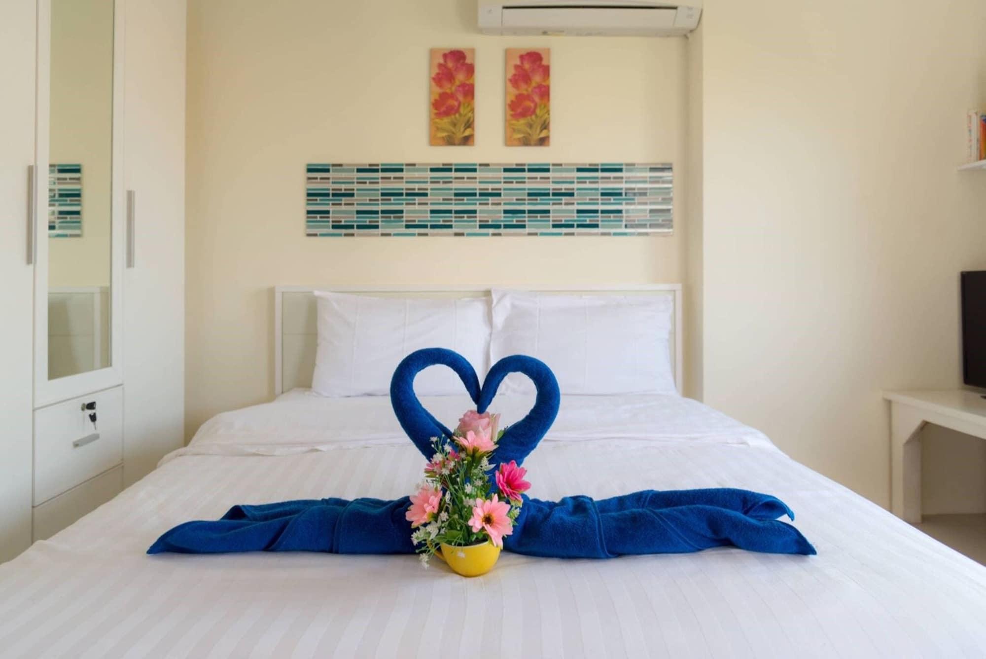 Lotus Suite Hua Hin Bagian luar foto