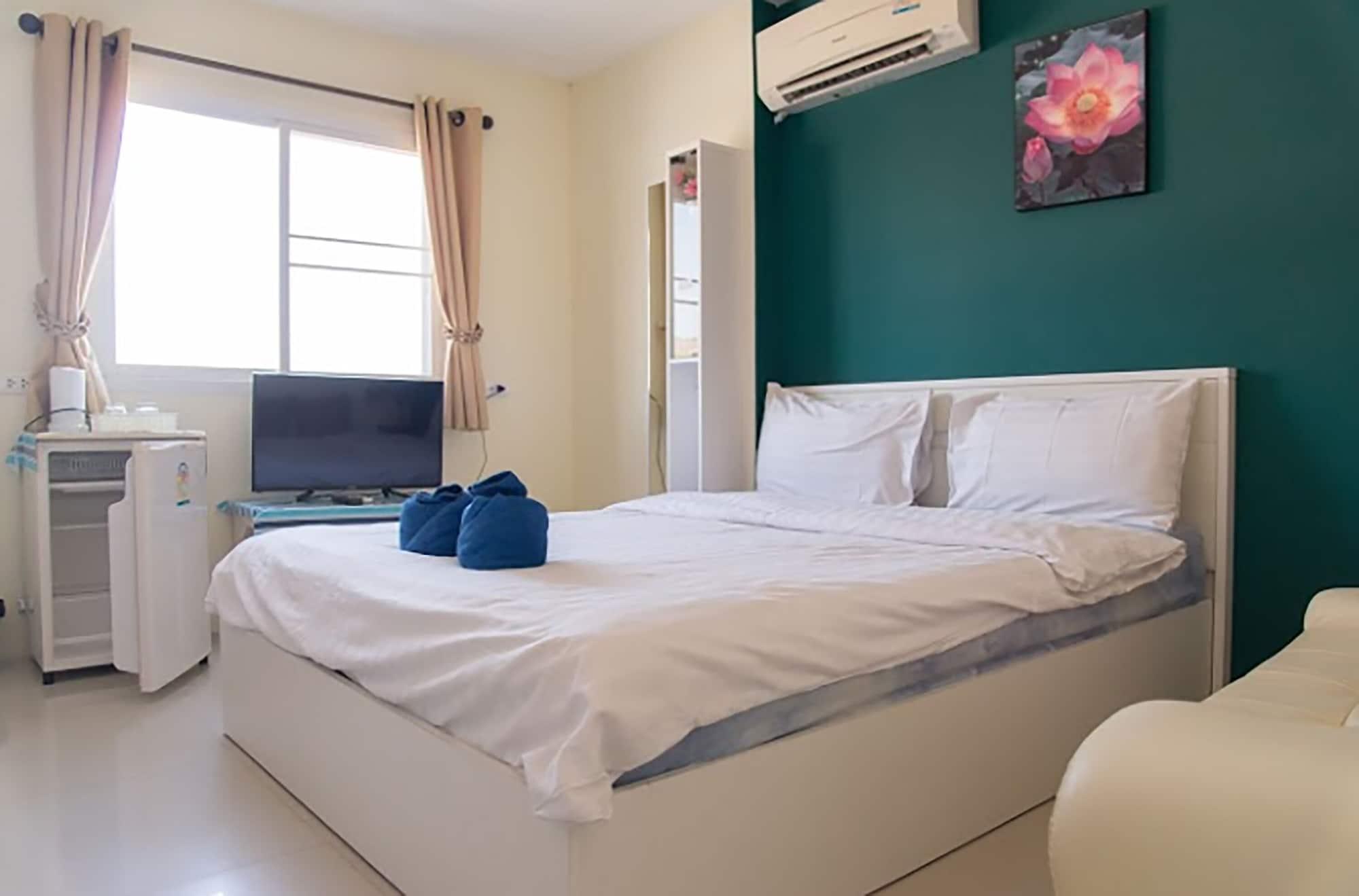 Lotus Suite Hua Hin Bagian luar foto
