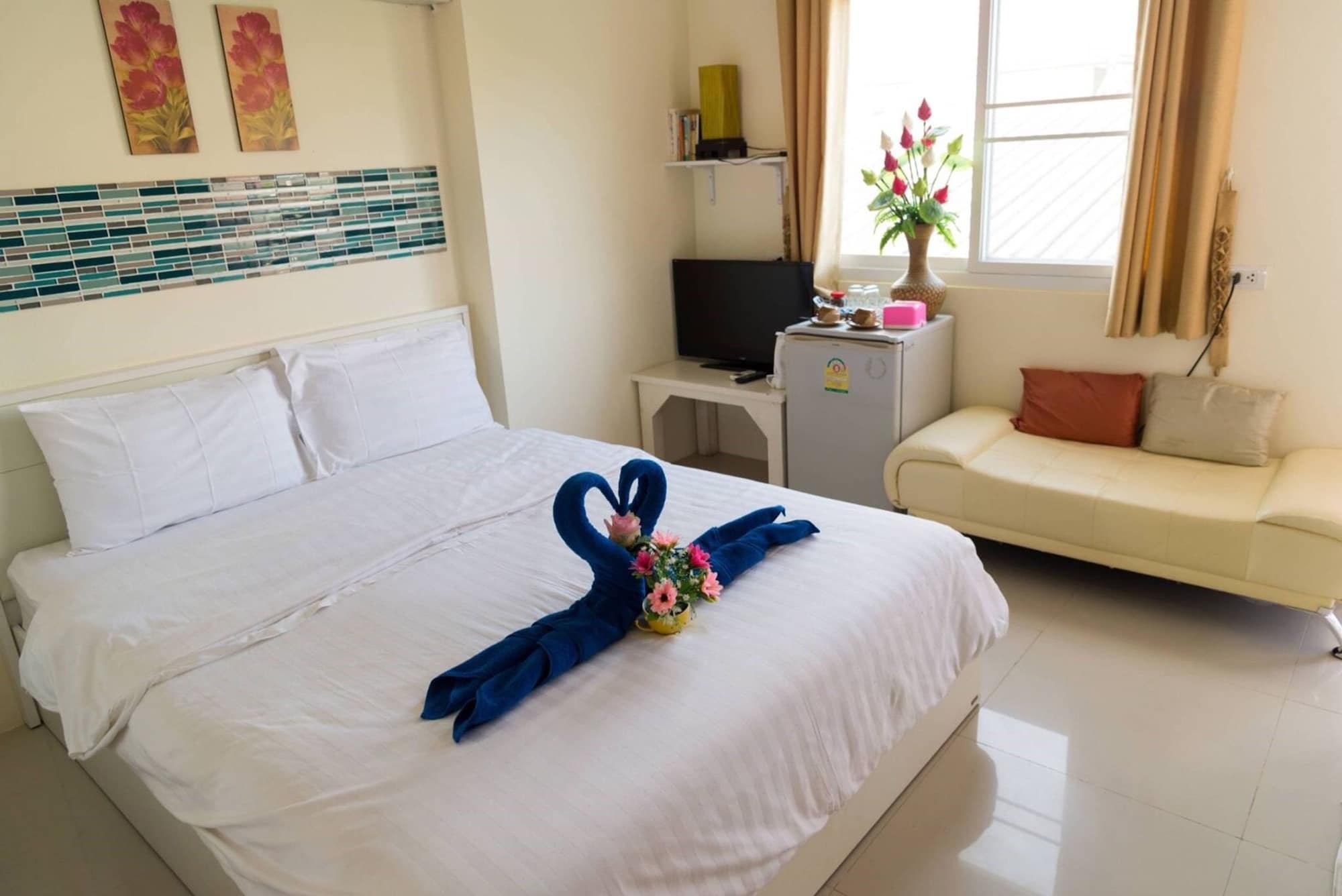 Lotus Suite Hua Hin Bagian luar foto
