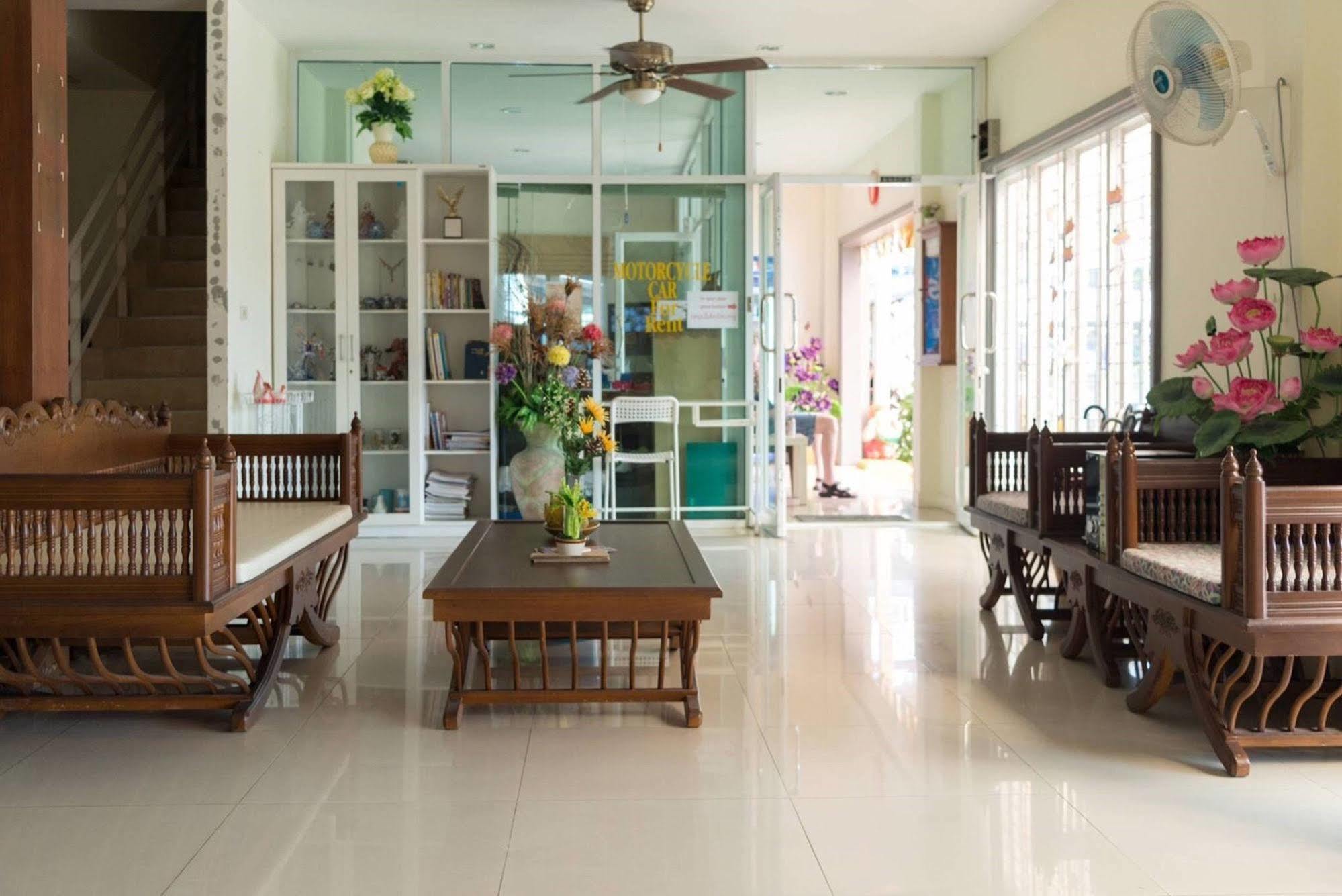 Lotus Suite Hua Hin Bagian luar foto