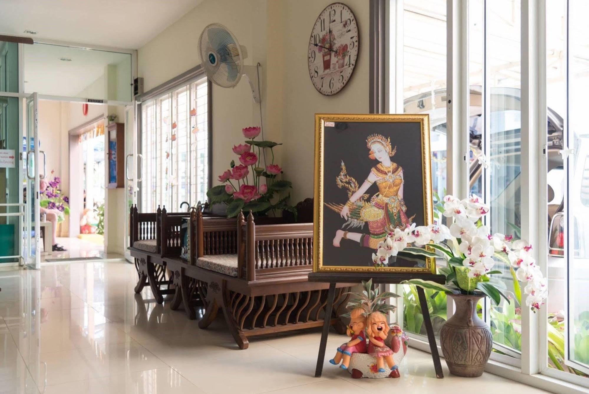Lotus Suite Hua Hin Bagian luar foto
