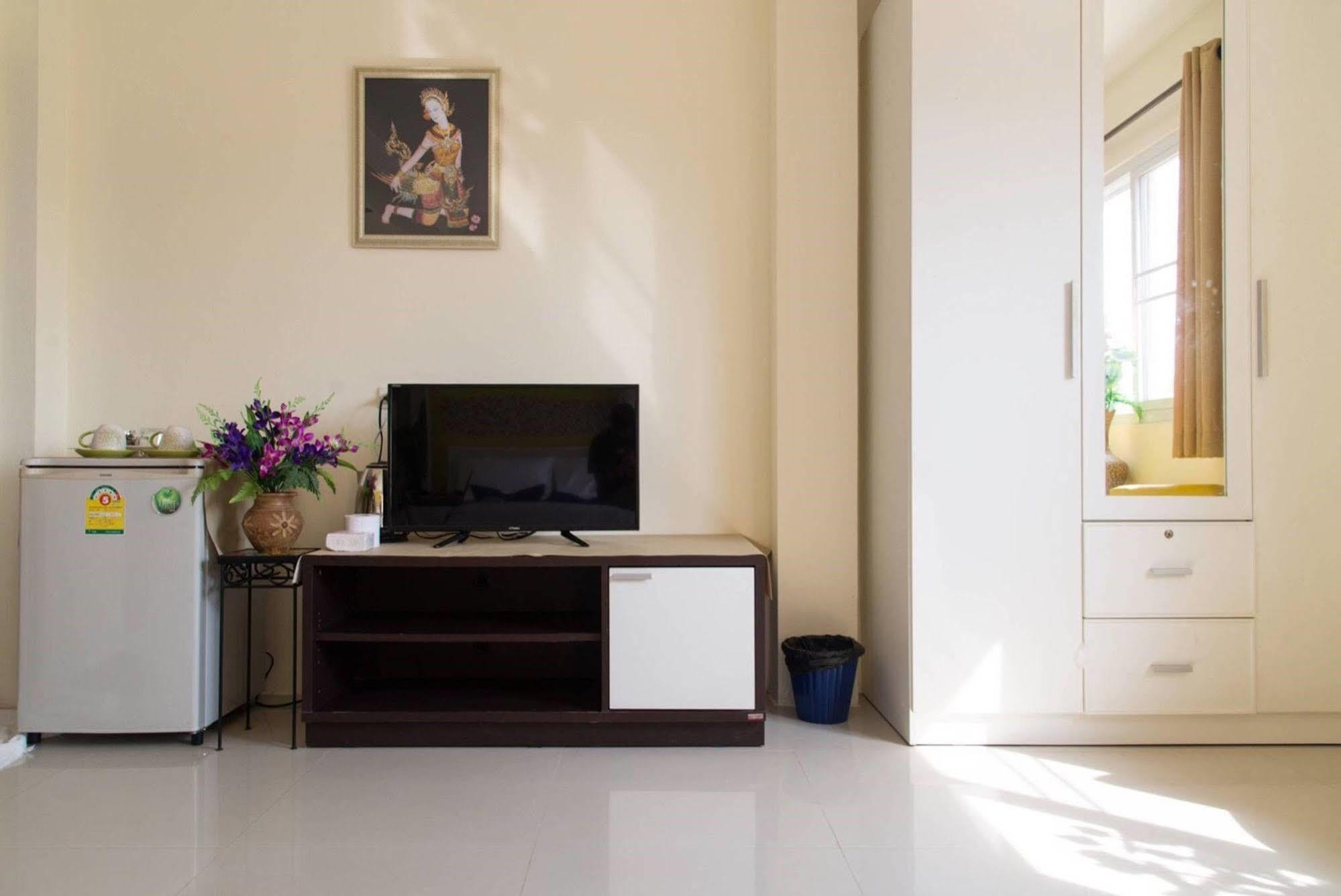 Lotus Suite Hua Hin Bagian luar foto
