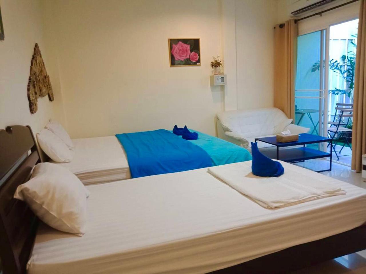 Lotus Suite Hua Hin Bagian luar foto